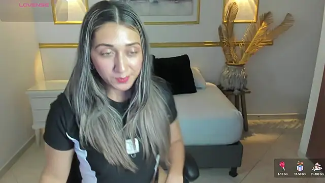 karlyy  online show from January 8, 7:31 pm