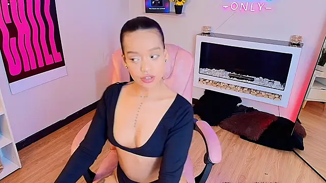 Snapshot of Miss_koko_ chatting on June 11, 3:25 am Miss koko online show from June 11, 3:25 am