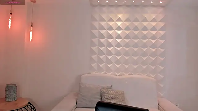 ChristineFord  online show from March 13, 12:32 pm