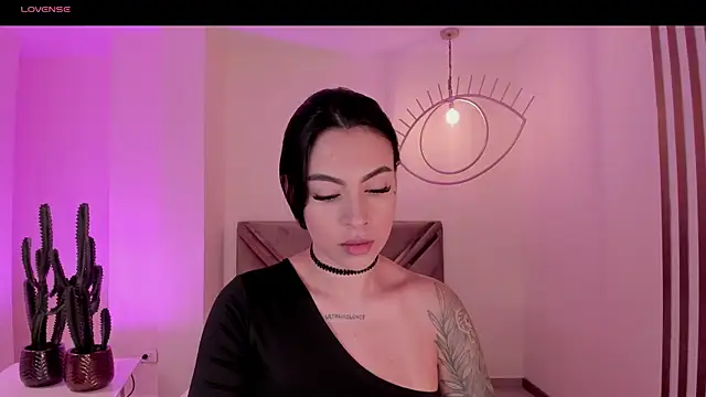 ChristineFord  online show from November 12, 12:20 pm