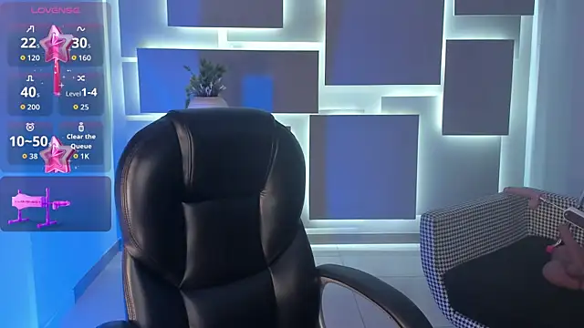 ChristineFord  online show from January 5, 5:27 pm