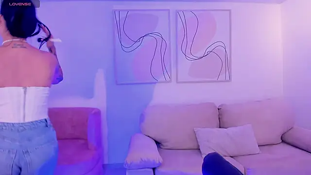 ChristineFord  online show from November 5, 6:00 pm