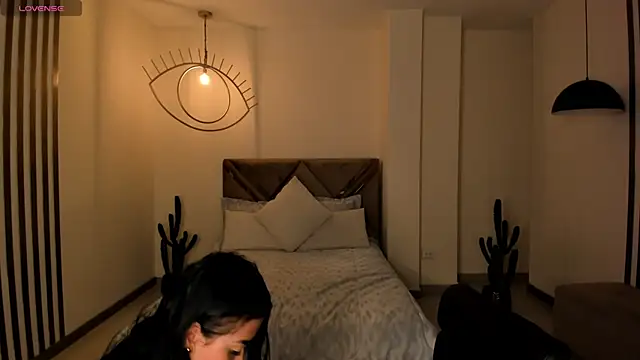 MeganCross1 online show from December 18, 4:06 am