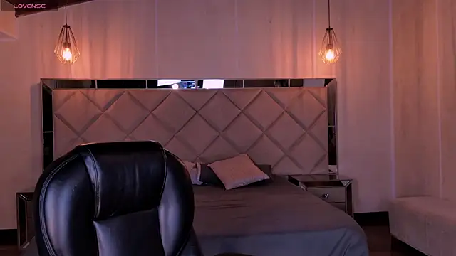Snapshot of CelesteMoonX chatting on June 16, 3:39 am CelesteMoonX online show from June 16, 3:39 am