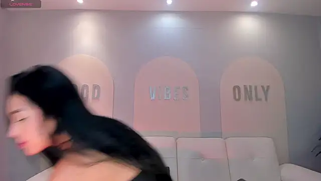 Snapshot of ScarlettBlaze_ chatting on May 7, 12:08 pm ScarlettBlaze online show from May 7, 12:08 pm