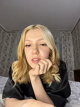 AlexandraXKitty online show from February 25, 11:37 pm