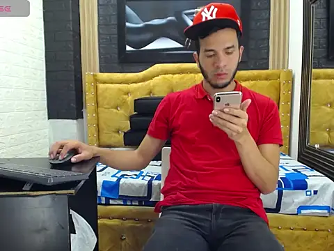 Snapshot of pether_hairy chatting on February 25, 3:40 am pether hairy online show from February 25, 3:40 am