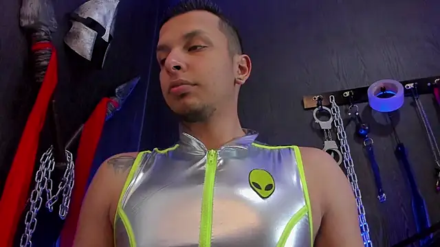Snapshot of Master_Connor_BDSM chatting on October 17, 10:22 pm Master Connor BDSM online show from October 17, 10:22 pm