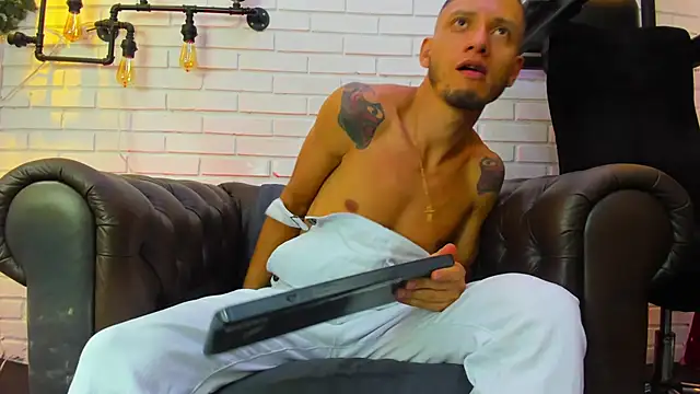 GabrielDraiven online show from November 12, 7:40 pm