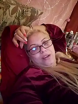 Snapshot of Lvna6969 chatting on November 7, 1:43 am Lvna6969 online show from November 7, 1:43 am