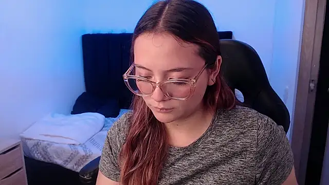 Red Lola  online show from November 5, 1:58 pm