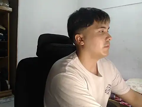 CuteAlexBoy online show from February 23, 9:48 pm