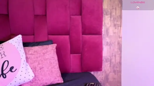 camila  bouzas online show from February 12, 11:54 am