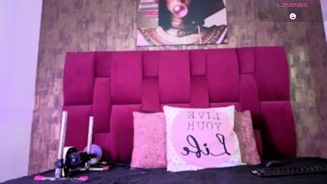 camila  bouzas online show from February 21, 11:56 am