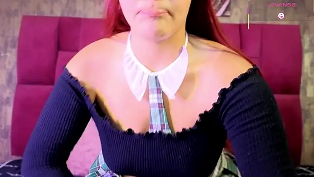 camila  bouzas online show from February 16, 12:15 pm