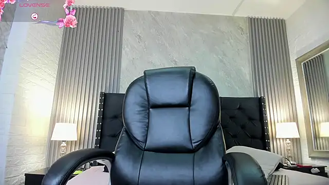 camila  bouzas online show from November 28, 6:52 pm