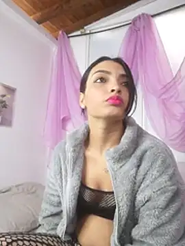 nicole-roman online show from March 10, 1:15 pm