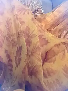 Snapshot of Hot_Lilly02 chatting on November 10, 5:01 am Hot Lilly02 online show from November 10, 5:01 am