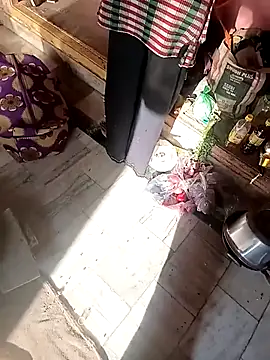 Snapshot of Hot_Lilly02 chatting on December 3, 9:42 am Hot Lilly02 online show from December 3, 9:42 am