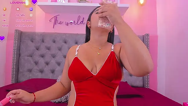 Sophiia 77 online show from March 7, 8:25 pm