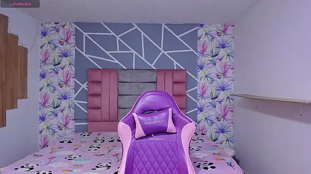 AdelaidaManson18 online show from January 6, 3:21 am