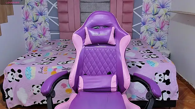 AdelaidaManson18 online show from December 15, 3:12 am