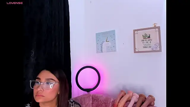 lanasin  online show from January 10, 8:15 pm