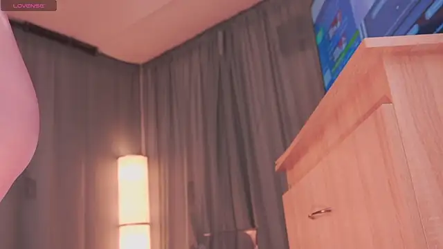 Snapshot of ElodieRousse_ chatting on November 30, 12:17 pm ElodieRousse online show from November 30, 12:17 pm