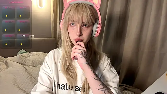 Milkmoriee online show from October 30, 3:53 pm