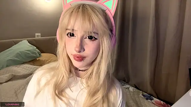 Milkmoriee online show from November 11, 3:51 pm