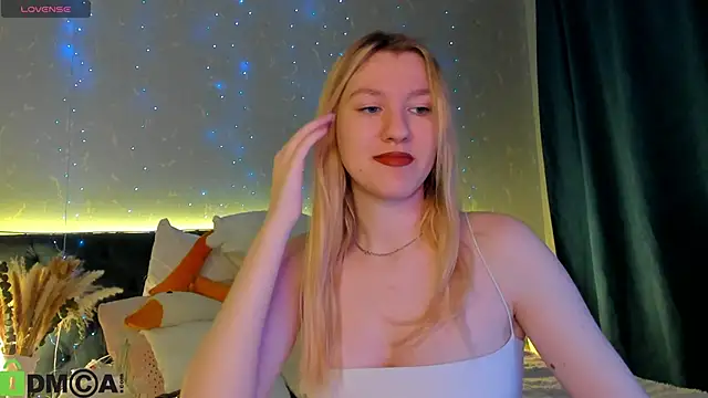 LinaRayy online show from November 29, 8:14 am