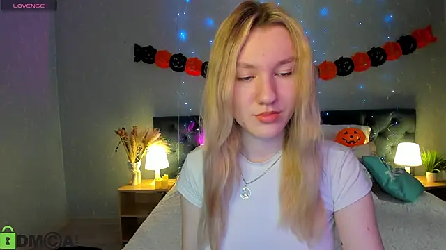 LinaRayy online show from October 22, 9:31 am