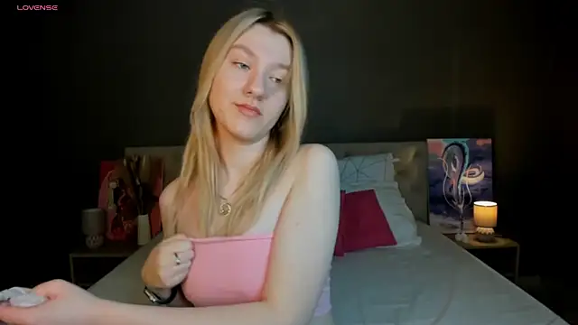 LinaRayy online show from October 18, 9:33 am