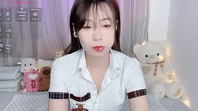 Snapshot of April_2025 chatting on November 9, 5:06 pm April 2025 online show from November 9, 5:06 pm