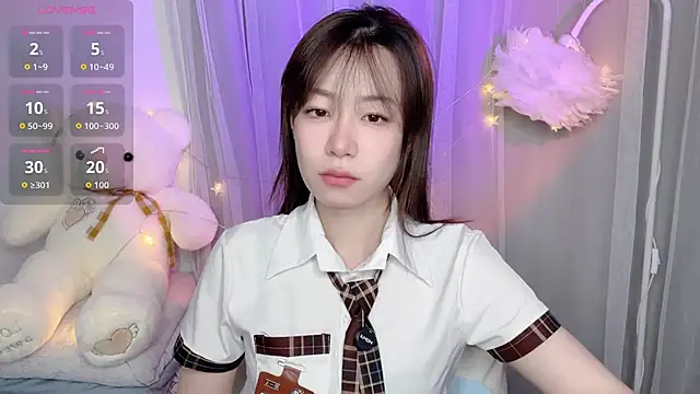 Snapshot of April_2025 chatting on October 19, 3:59 pm April 2025 online show from October 19, 3:59 pm