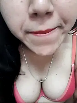 hornybitch690 online show from April 4, 5:41 pm