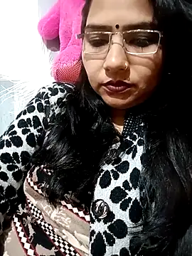 Vanshika1432 online show from November 30, 1:01 pm