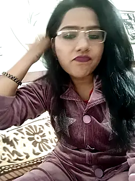 Vanshika1432 online show from December 2, 12:40 pm