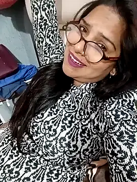 Vanshika1432 online show from November 17, 4:55 pm