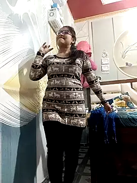 Vanshika1432 online show from November 12, 7:01 am