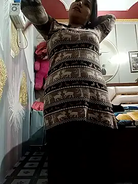 Vanshika1432 online show from November 18, 7:22 am