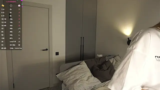 BrynnHolverson online show from November 28, 6:19 pm