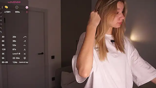 Snapshot of BrynnHolverson chatting on February 1, 7:12 pm BrynnHolverson online show from February 1, 7:12 pm