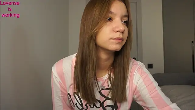 BrynnHolverson online show from November 1, 7:52 pm