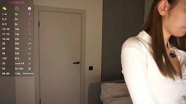 BrynnHolverson online show from January 16, 8:24 pm