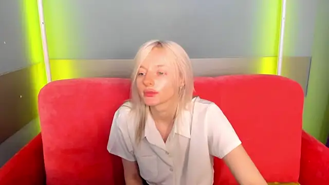 Snapshot of AlessaKiss chatting on May 21, 8:55 am AlessaKiss online show from May 21, 8:55 am