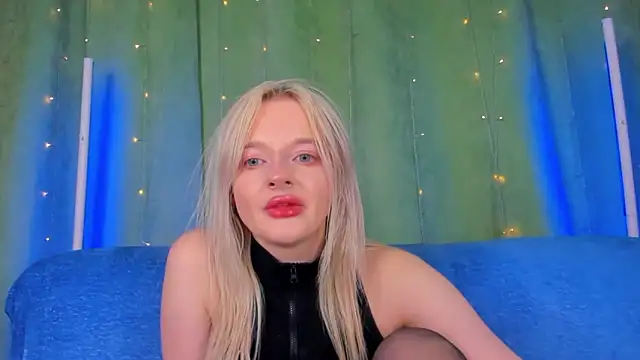 Snapshot of AlessaKiss chatting on June 3, 2:33 pm AlessaKiss online show from June 3, 2:33 pm