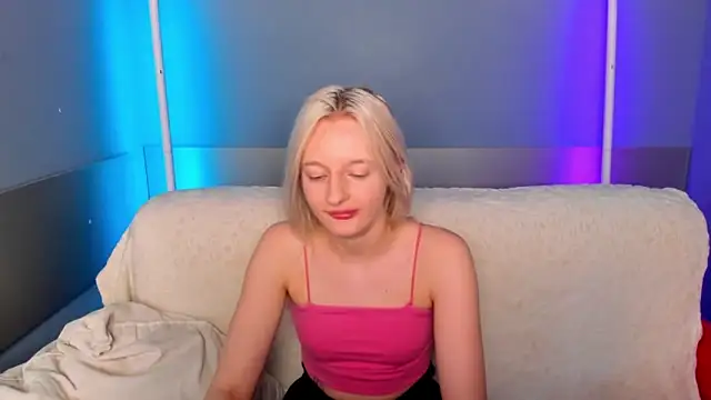 Snapshot of AlessaKiss chatting on May 30, 1:45 am AlessaKiss online show from May 30, 1:45 am
