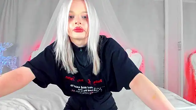 Snapshot of AlessaKiss chatting on June 7, 12:49 am AlessaKiss online show from June 7, 12:49 am