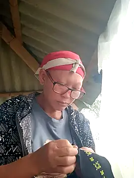 nui-show online show from November 8, 2:04 am